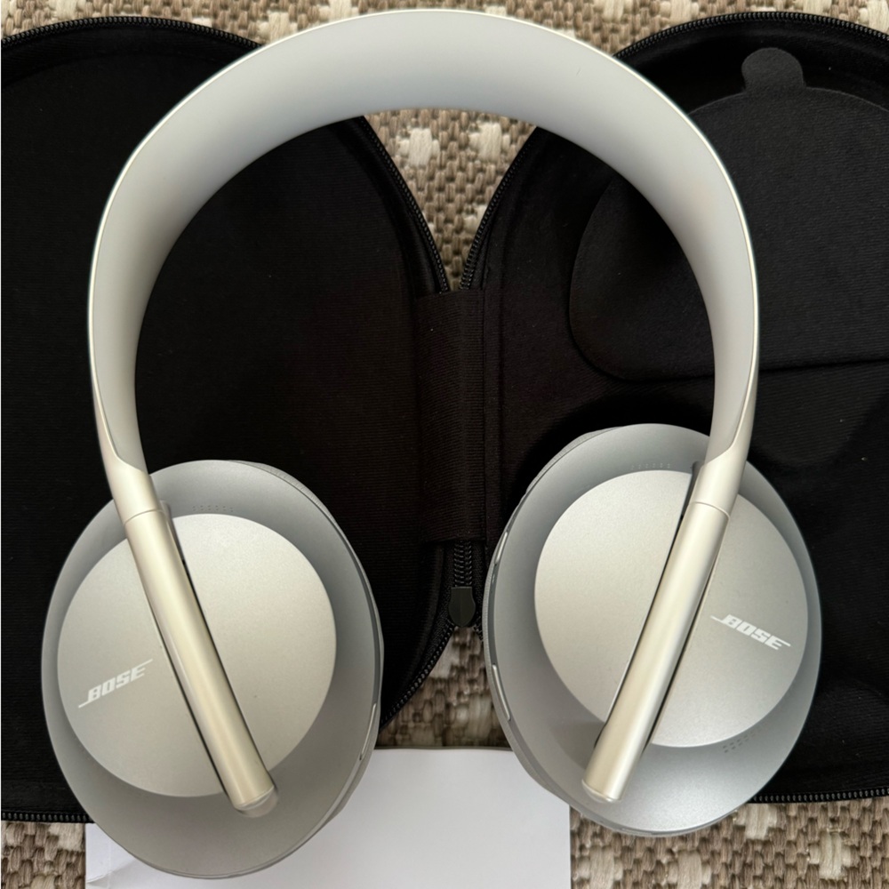 Bose 700 Noise Cancelling Headphones